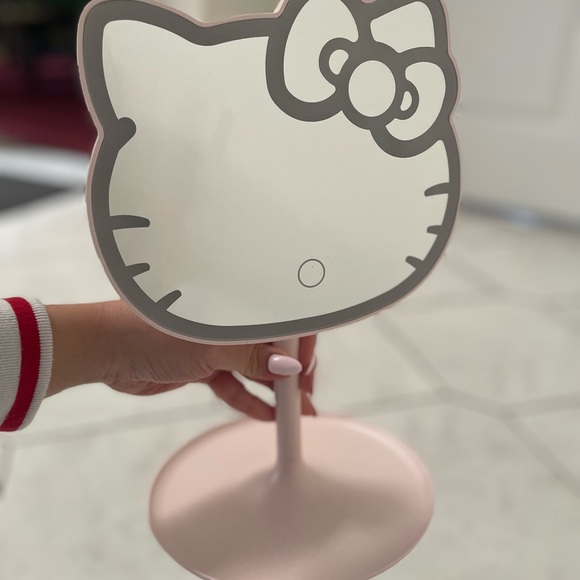 Hello Kitty LED Premium Mirror - Picture 3 of 3